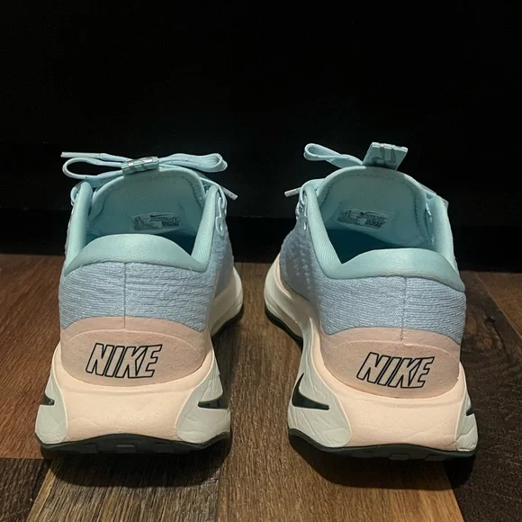 EUC Women’s Nike Motiva Walking Shoe Blue/White/Pink - Picture 8 of 11